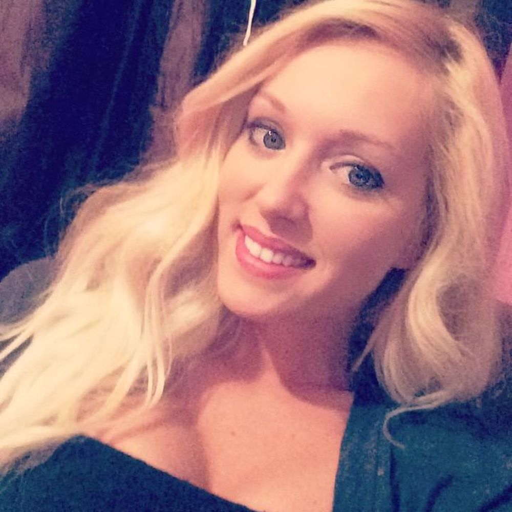 Meet your Posher, Courtney